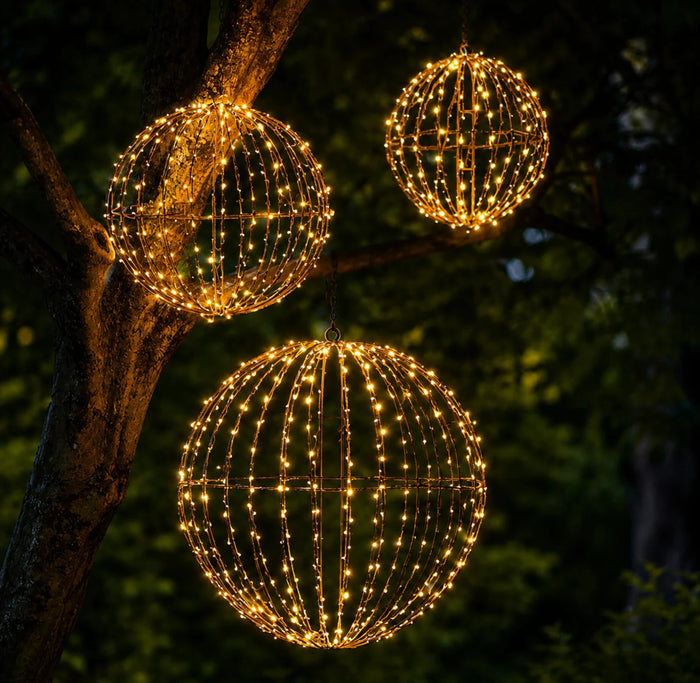Light Balls and Spheres