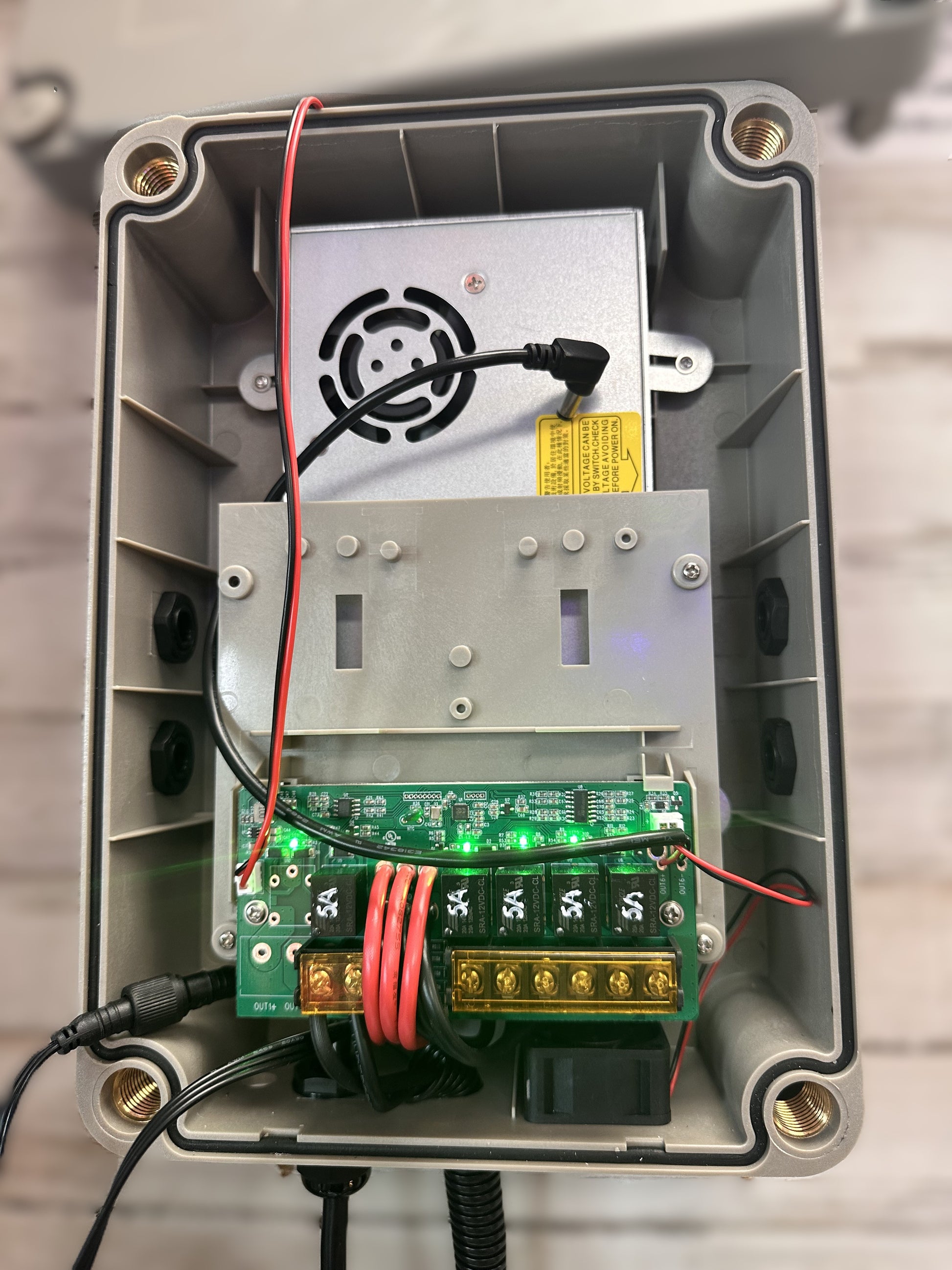 OMNI Pro Power Supply - 12 Volts and 24 Volts