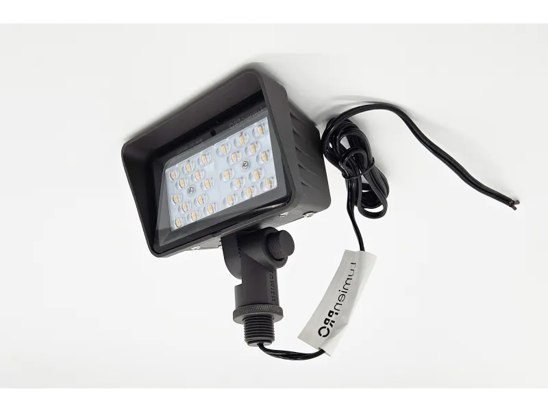 Lumien Integrated LED Flood Light - Bronze Finished Aluminum (13 Watt, 2700K)